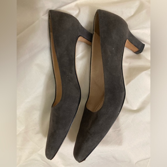 MANOLO BLAHNIK Suede Pumps 37.5 Dark Taupe EUC - Picture 5 of 12